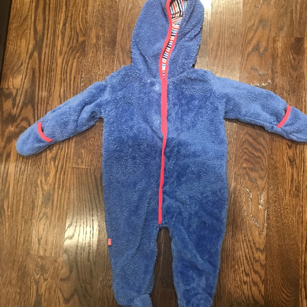 Magnetic me snow suit 6-9 months